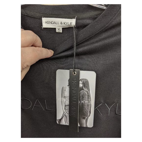 KENDALL & KYLIE Black Cropped Sweatshirt NWT Spell Out Logo Embroidered … - Picture 3 of 7